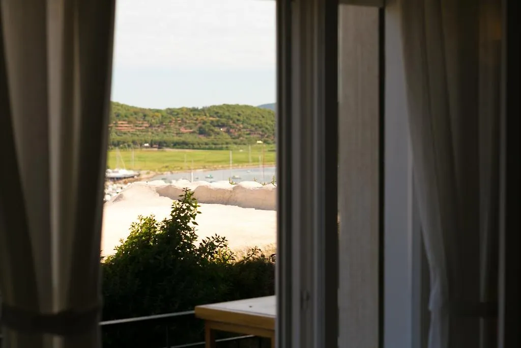 Talamone Apartment